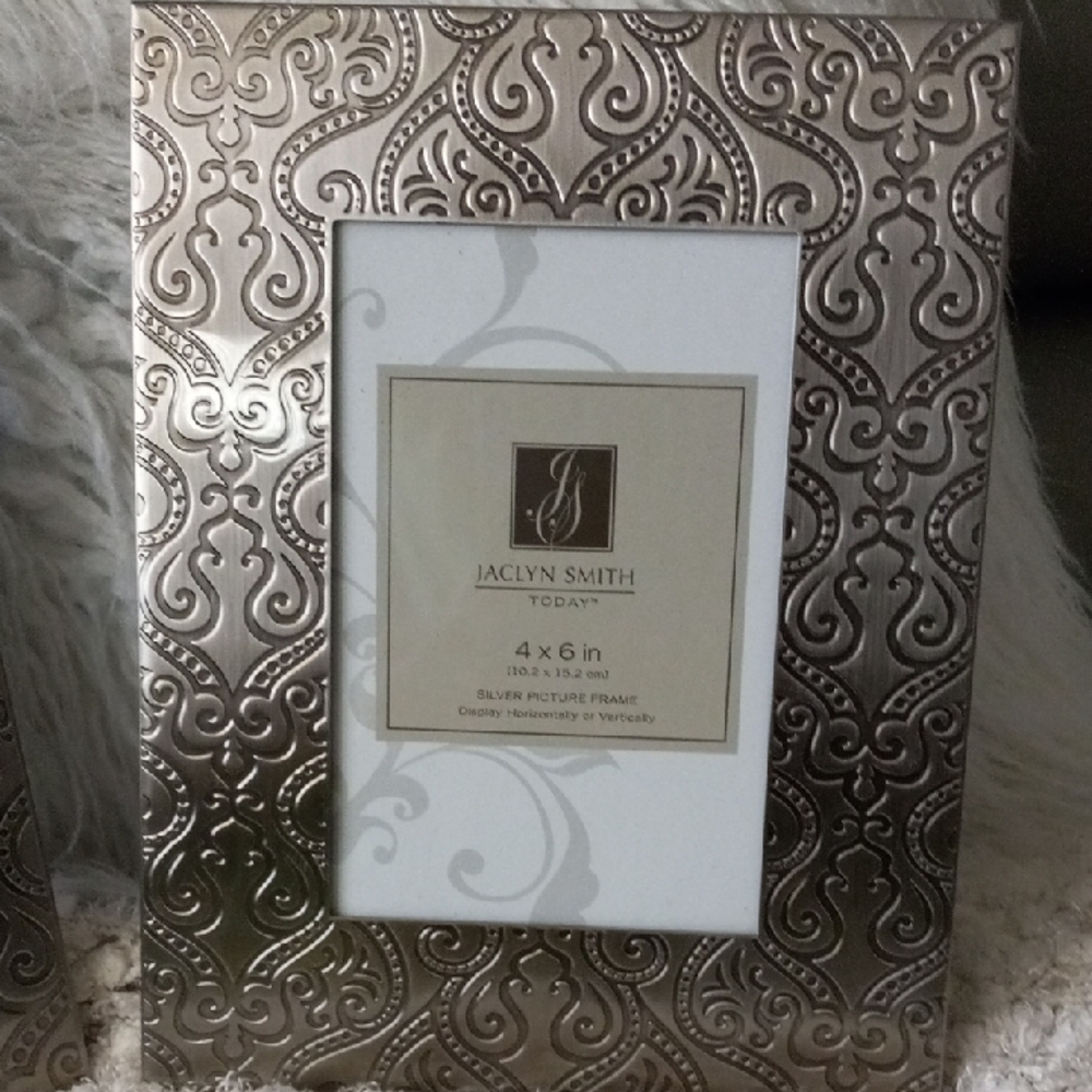Jaclyn Smith Ornate Silver Picture Frames - Picture 4 of 8